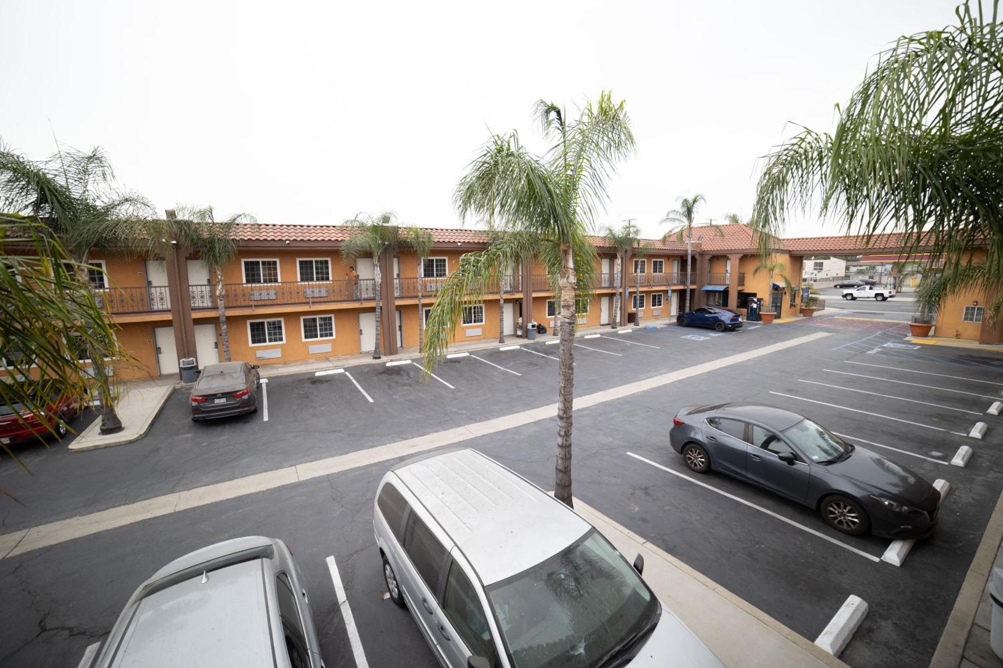 Express Inn & Suites Ontario Airport Εξωτερικό φωτογραφία