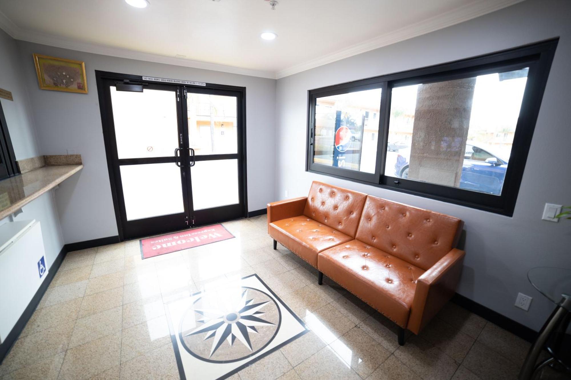 Express Inn & Suites Ontario Airport Εξωτερικό φωτογραφία