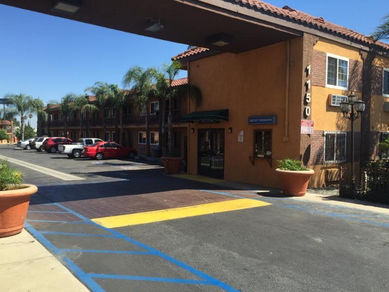 Express Inn & Suites Ontario Airport Εξωτερικό φωτογραφία