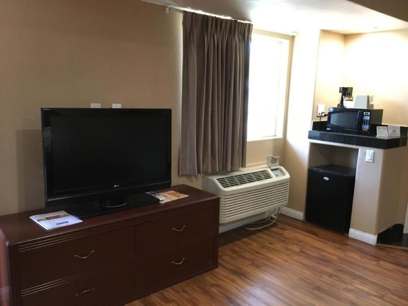 Express Inn & Suites Ontario Airport Εξωτερικό φωτογραφία