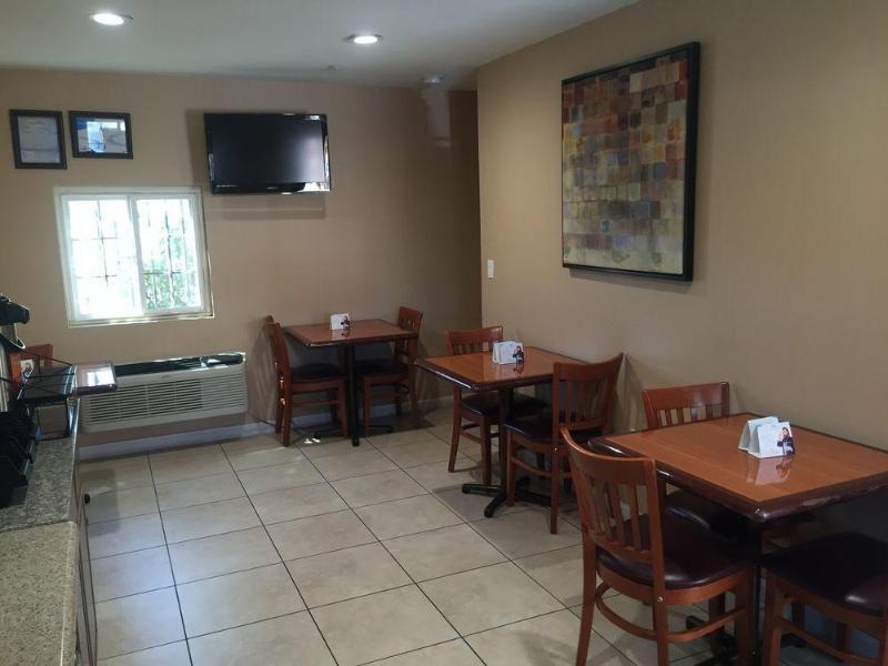 Express Inn & Suites Ontario Airport Εξωτερικό φωτογραφία
